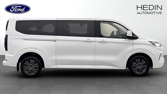 Ford Custom Tourneo 6 of 9