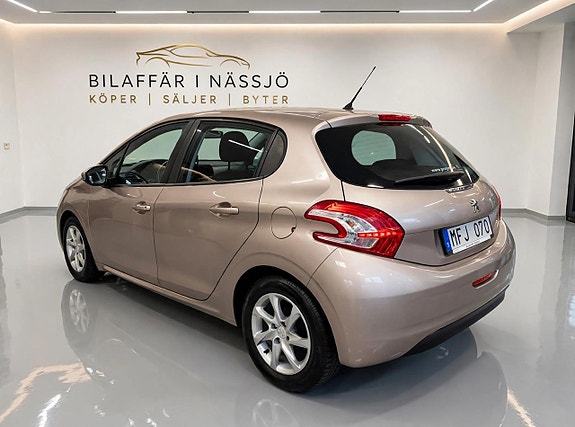 Peugeot 208 5 of 20