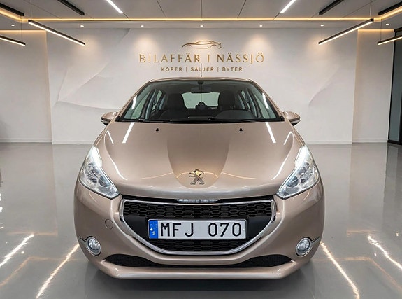 Peugeot 208 2 of 20