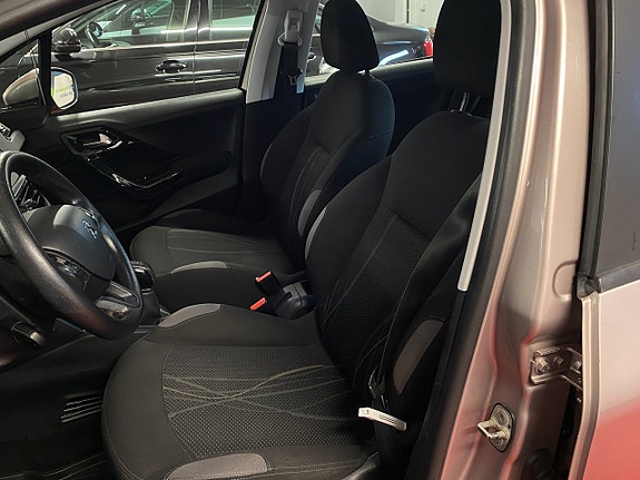 Peugeot 208 10 of 20