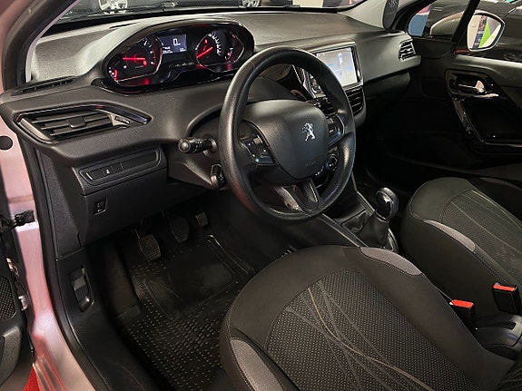 Peugeot 208 8 of 20