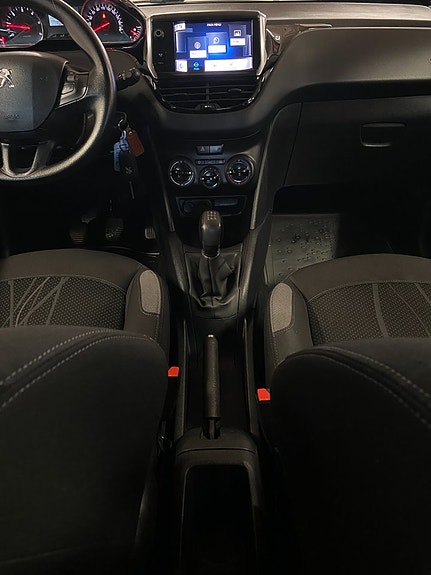 Peugeot 208 12 of 20