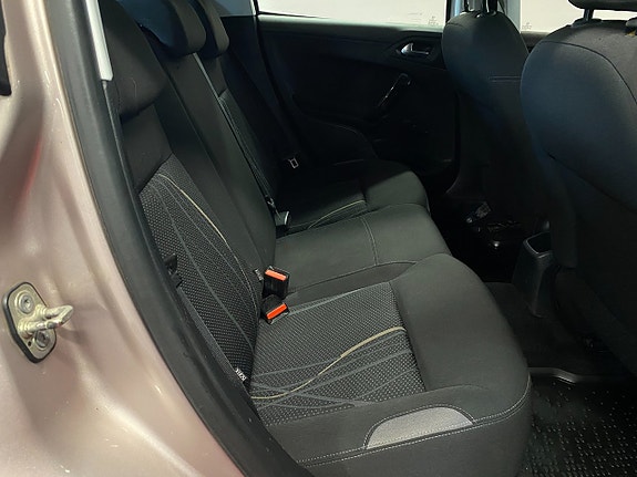Peugeot 208 19 of 20