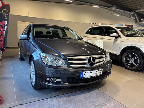 Mercedes-Benz C180 2 of 8