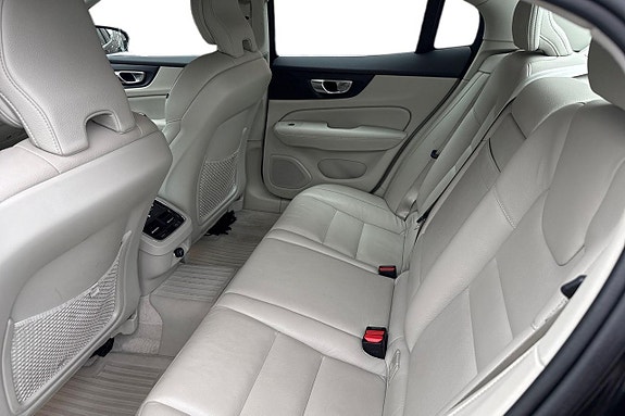 Volvo S60 27 of 30
