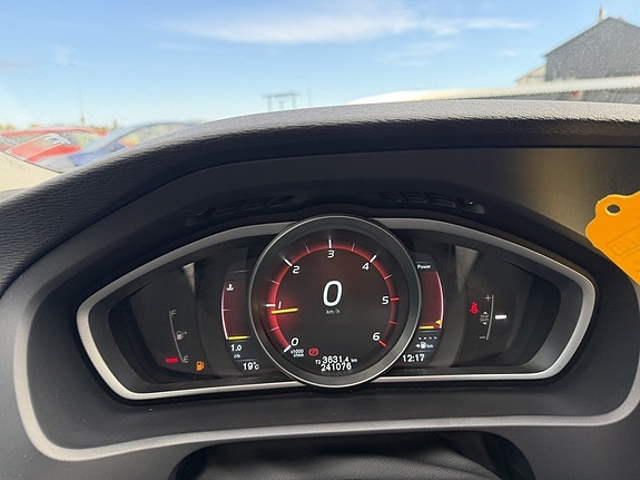 Volvo V40 22 of 22