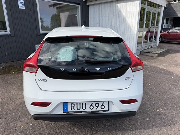 Volvo V40 13 of 22