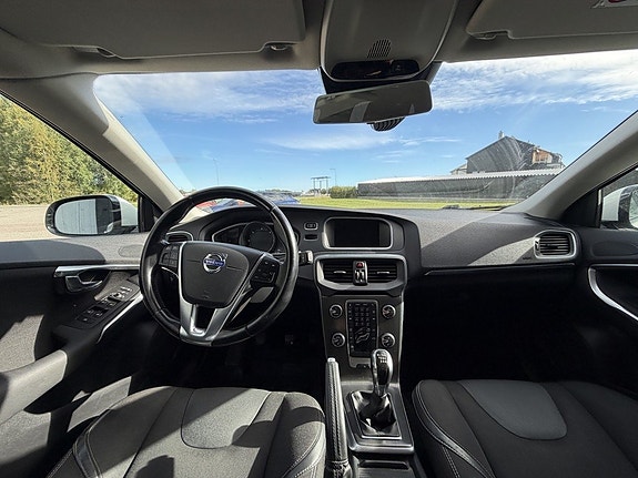 Volvo V40 16 of 22