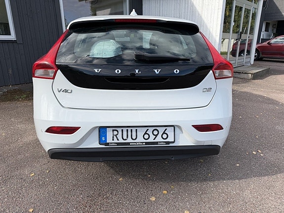 Volvo V40 14 of 22
