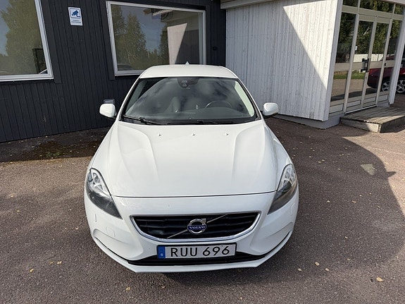 Volvo V40 7 of 22