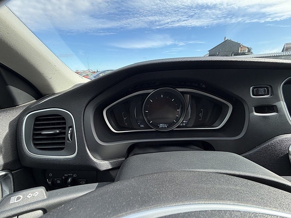 Volvo V40 18 of 22
