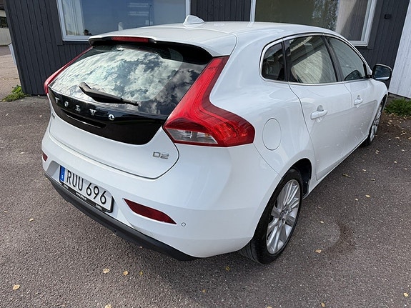 Volvo V40 11 of 22