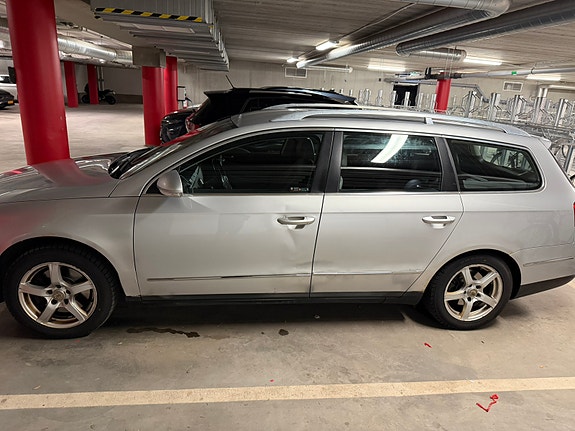 Volkswagen Passat 2 of 5