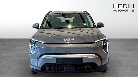 Kia EV3 8 of 15