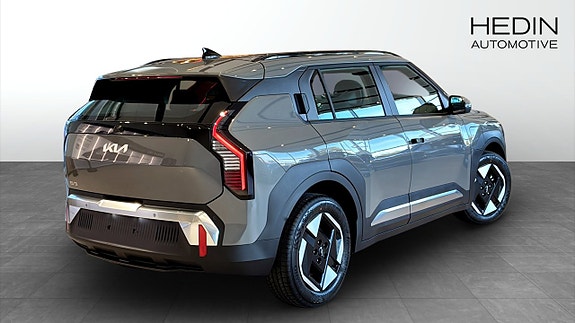 Kia EV3 2 of 15