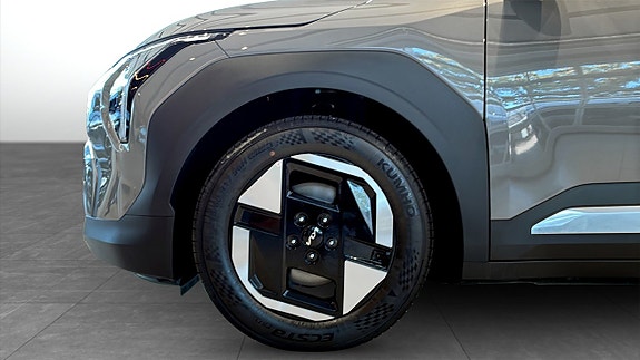 Kia EV3 9 of 15