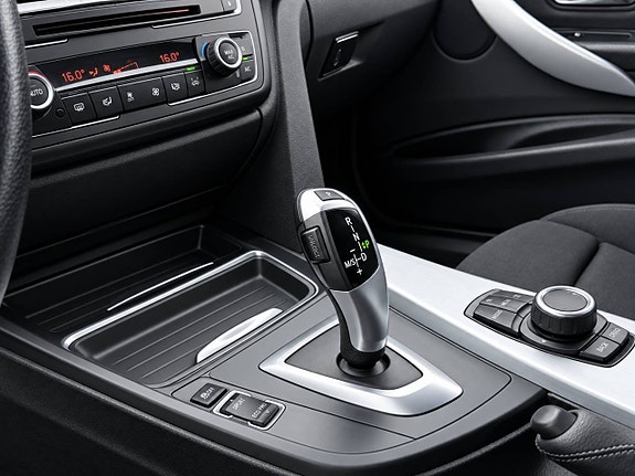 BMW 320d 8 of 11