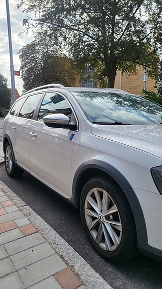 Volkswagen Passat Alltrack 5 of 10