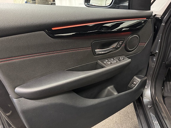 BMW 218i 5 of 23