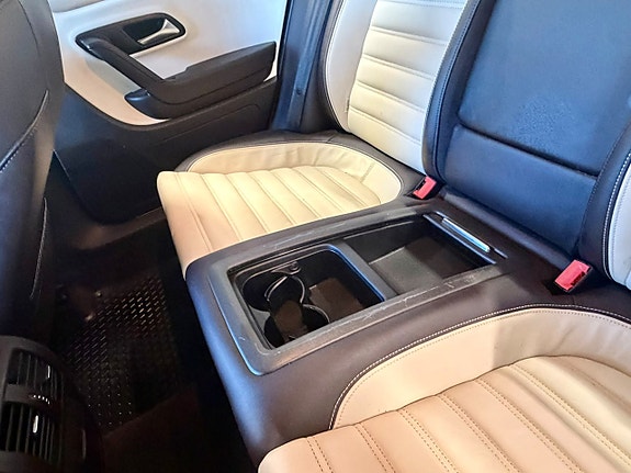 Volkswagen CC 16 of 24