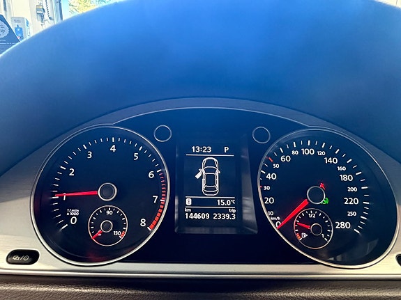 Volkswagen CC 17 of 24