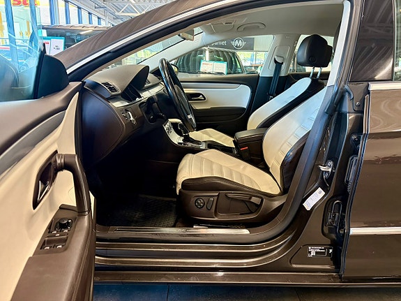 Volkswagen CC 10 of 24