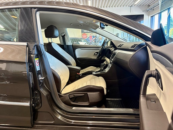 Volkswagen CC 13 of 24