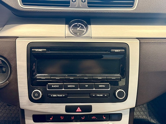 Volkswagen CC 18 of 24