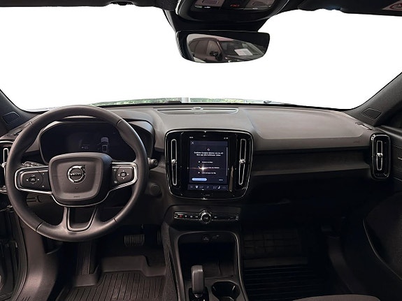 Volvo EX40 7 of 12