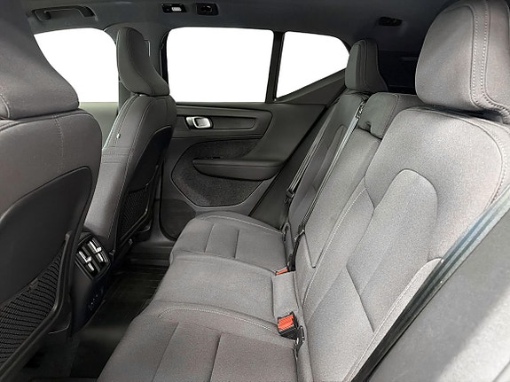 Volvo EX40 10 of 12