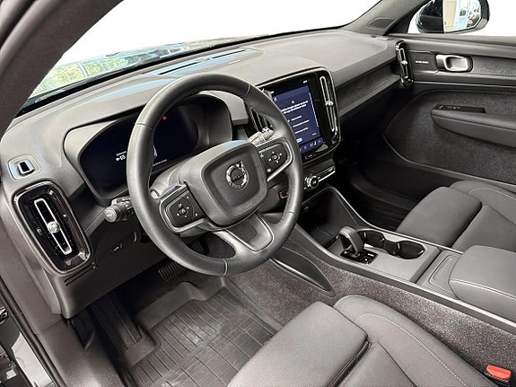 Volvo EX40 6 of 12