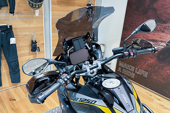 BMW R 1250 GS |Exclusive|Motorbågar|Toppbox|Sidoväskor|Nyservad| 12 of 15