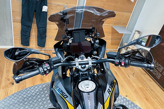BMW R 1250 GS |Exclusive|Motorbågar|Toppbox|Sidoväskor|Nyservad| 13 of 15