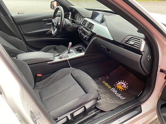BMW 330e 4 of 12