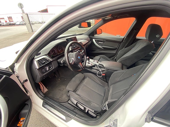 BMW 330e 6 of 12