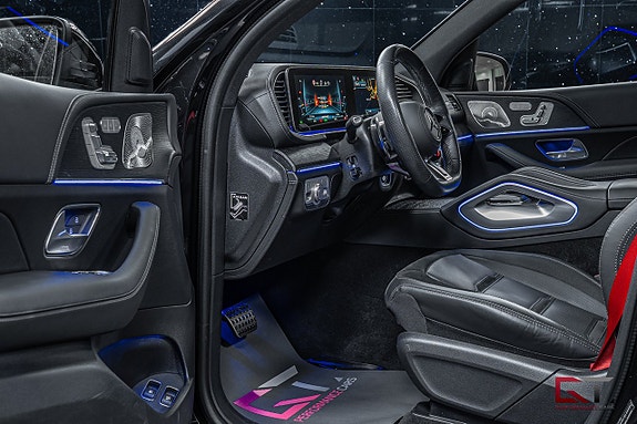 Mercedes-Benz GLE53 8 of 21