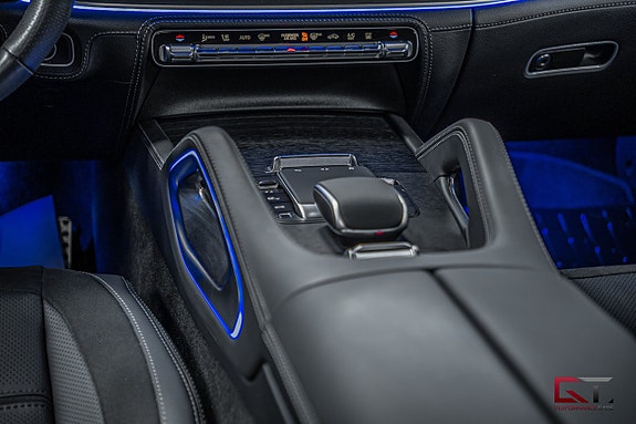 Mercedes-Benz GLE53 16 of 21