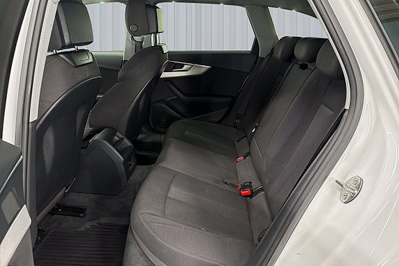 Audi A4 16 of 19