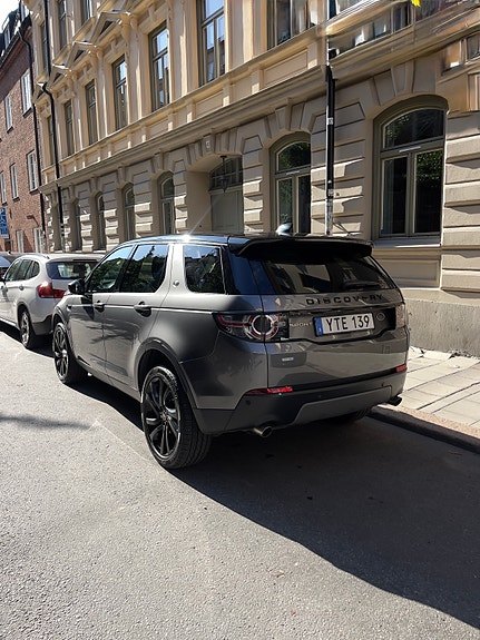 Land Rover Discovery Sport 3 of 4
