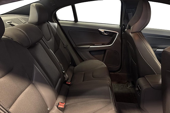 Volvo S60 15 of 19