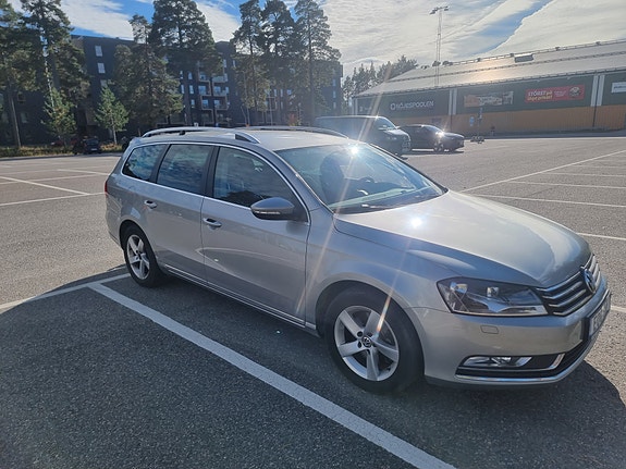 Volkswagen Passat 2 of 6