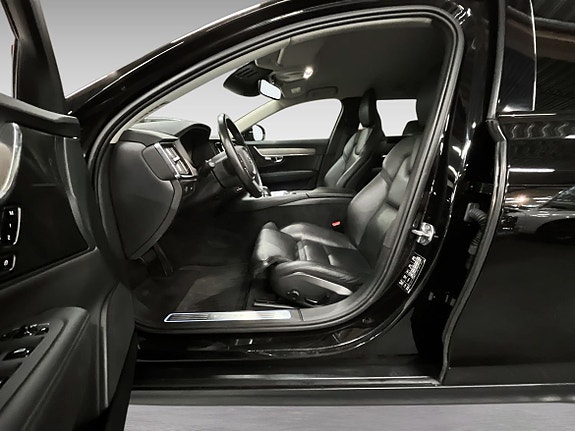 Volvo V90 Cross Country 5 of 8