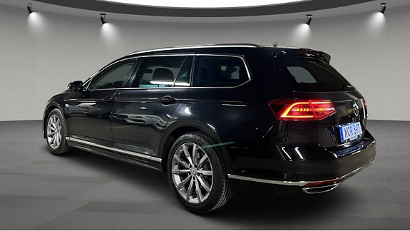 Volkswagen Passat 4 of 8