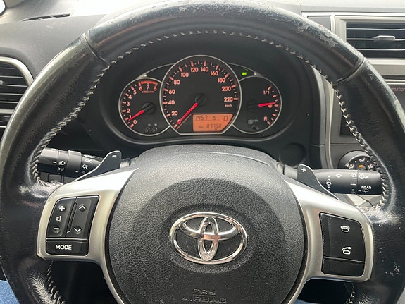 Toyota Verso-S 5 of 8