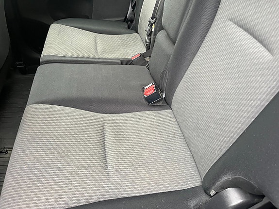 Toyota Verso-S 7 of 8