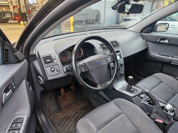 Volvo V50 5 of 7