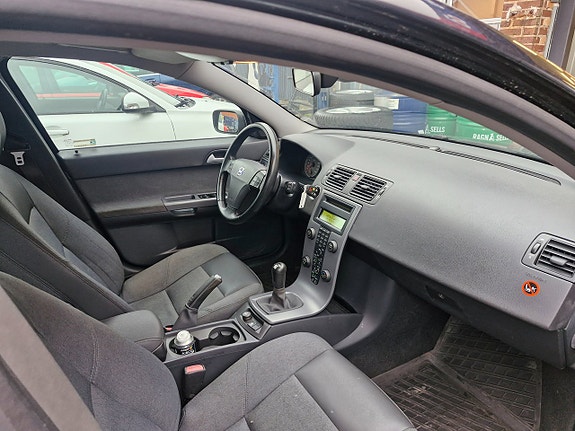 Volvo V50 6 of 7