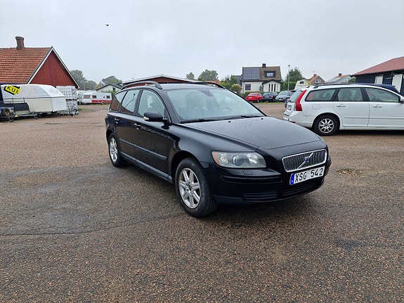 Volvo V50 2 of 7