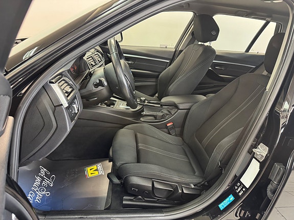 BMW 320d 11 of 16