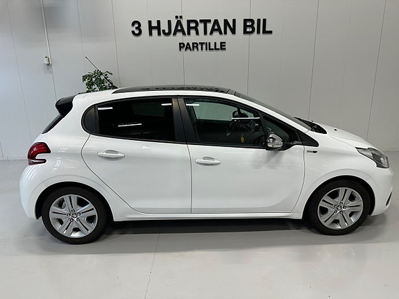 Peugeot 208 5 of 22